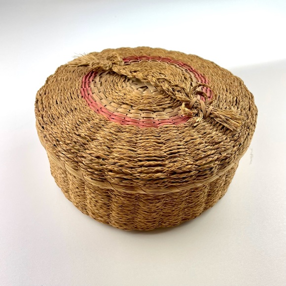VINTAGE Wicker Container Lid Woven Basket Storage